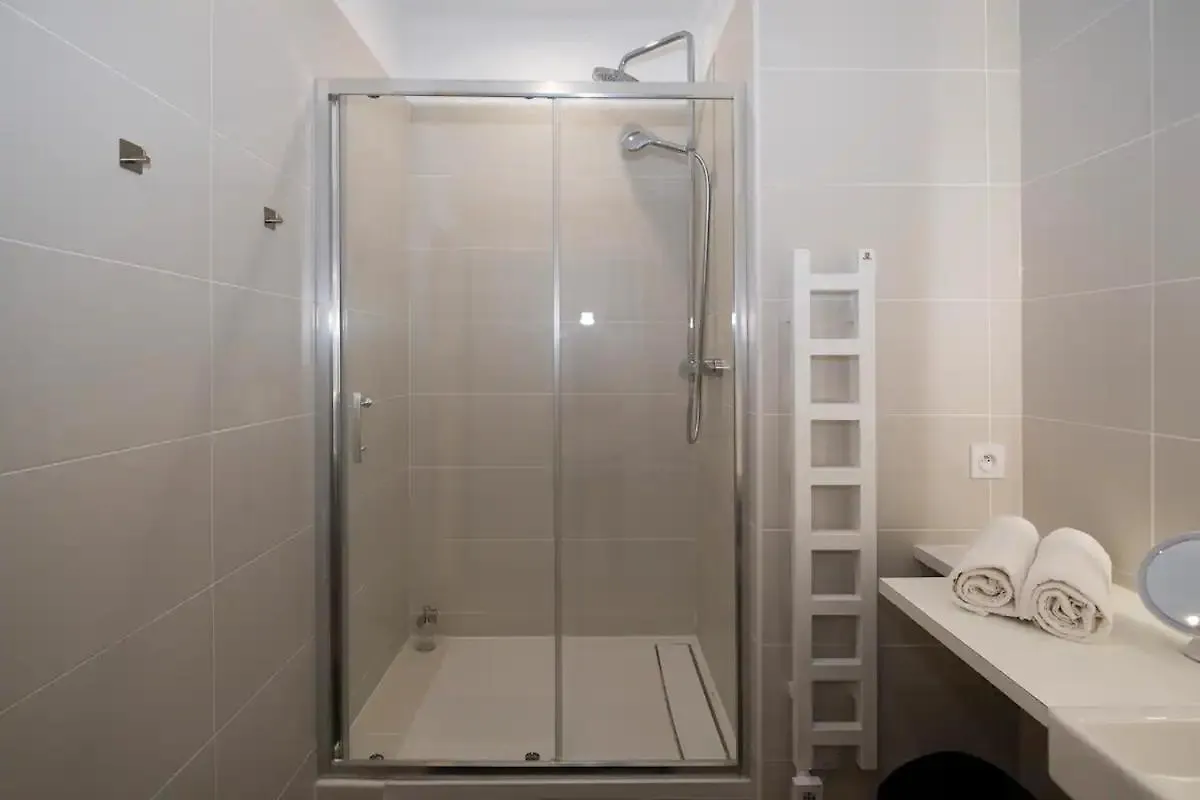 Design Suite Vieux Port Appartement Tout Equipe Climatise Marseille Apartment