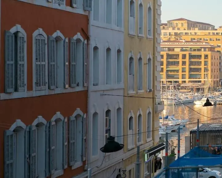 Design Suite Vieux Port Appartement Tout Equipe Climatise Marseille