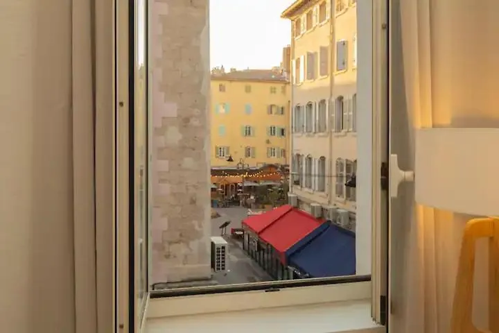 Apartment Design Suite Vieux Port Appartement Tout Equipe Climatise Marseille