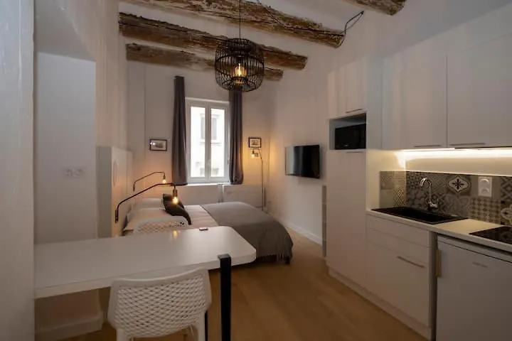 Apartment Design Suite Vieux Port Appartement Tout Equipe Climatise Marseille