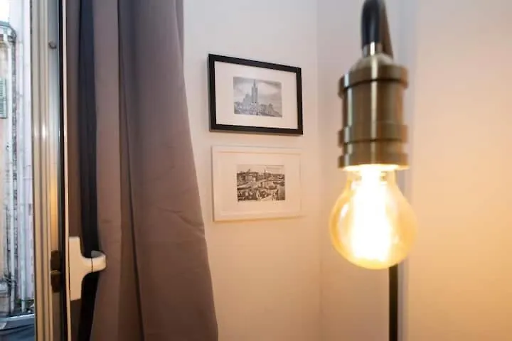 Design Suite Vieux Port Appartement Tout Equipe Climatise Marseille