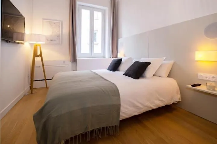 Apartment Design Suite Vieux Port Appartement Tout Equipe Climatise Marseille