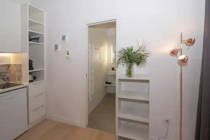 Apartment Design Suite Vieux Port Appartement Tout Equipe Climatise Marseille France