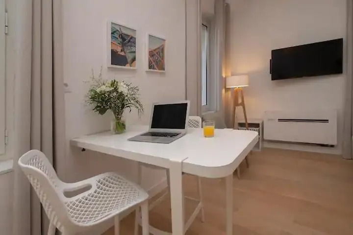 Design Suite Vieux Port Appartement Tout Equipe Climatise Marseille