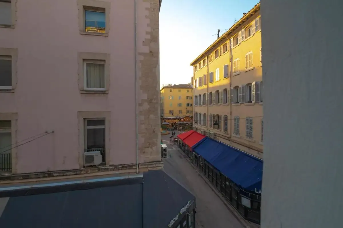 Apartment Design Suite Vieux Port Appartement Tout Equipe Climatise Marseille France